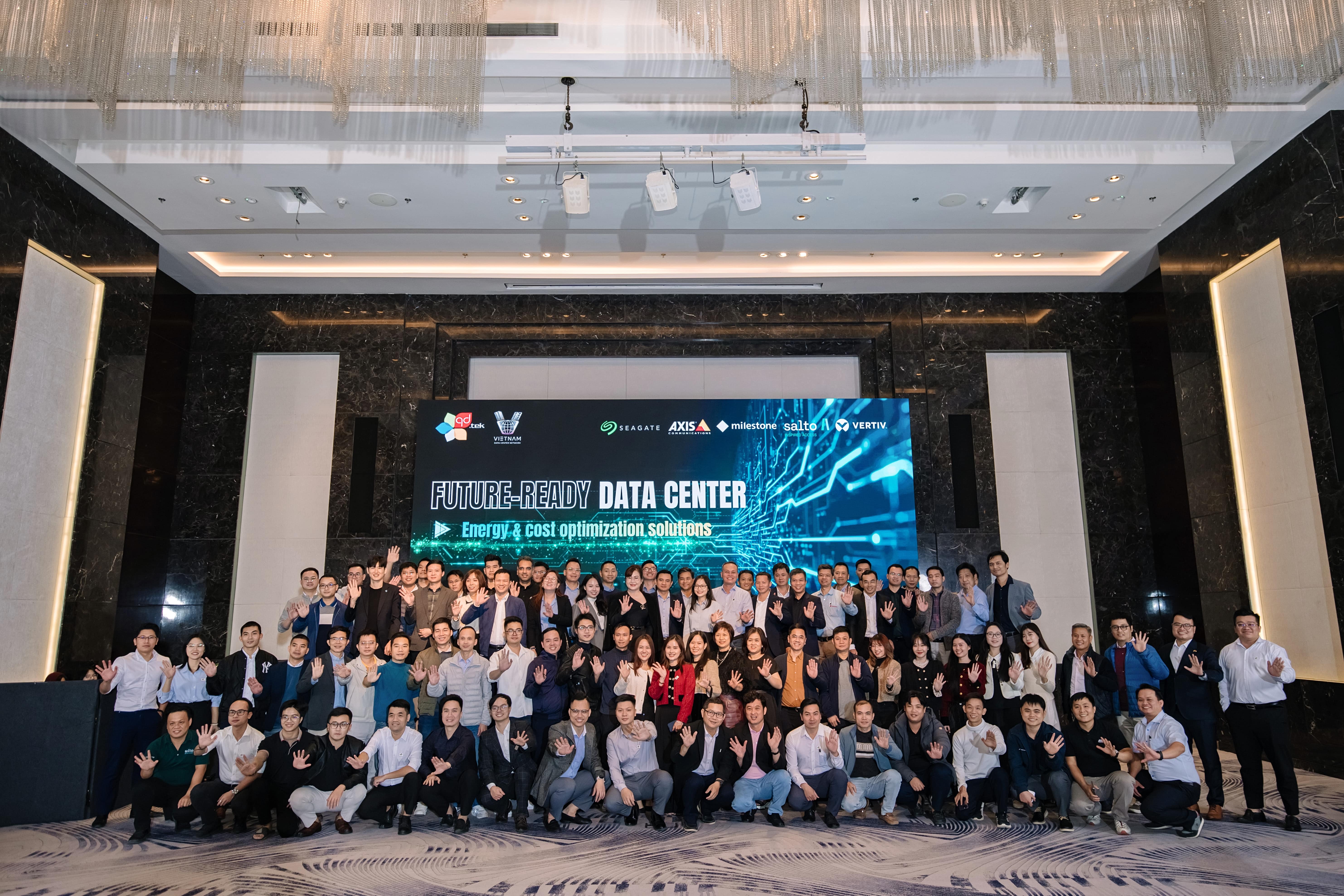 FUTURE-READY DATA CENTER: Giải pháp tối ưu năng lượng & chi phí vận hành